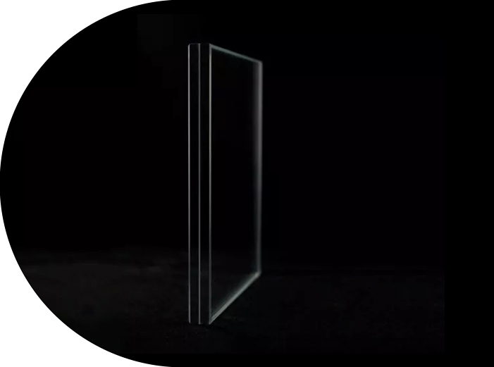 Anti -muodonmuutoksen alhainen heijastuslasi